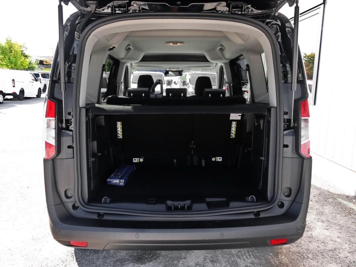 Ford Tourneo Courier Titanium 1.0 EB Klimaauto+Kamera