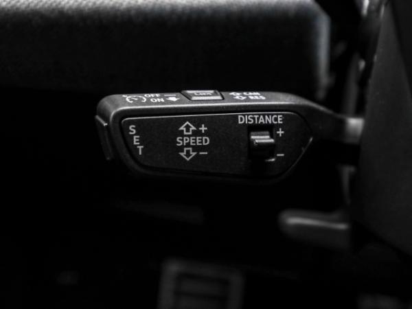 Audi A5 Avant TDI quattro S line AHK ParkAssist Navi