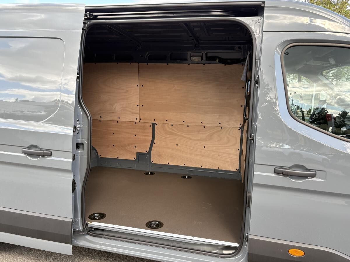 Nissan Interstar Kasten MJ25 N-CONNECTA Frontantrieb L3H2 3,5 t dCi 170