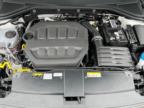 Volkswagen T-Roc R-Line 2.0 TSI 4M DSG / Pano, Matrix, AHK