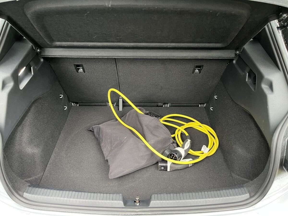 Volkswagen ID.3 Pro Life / Navi, App, Standklima, LED, ACC