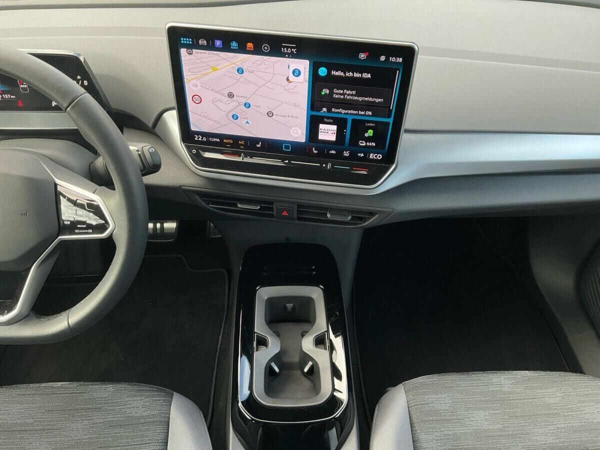 Volkswagen ID.4 Pure Allwetterreifen Wärmepumpe Navi