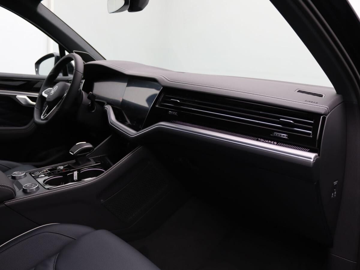 Volkswagen Touareg R-Line 3.0 V6TDI 4M/BlackStyle, IQ.Drive