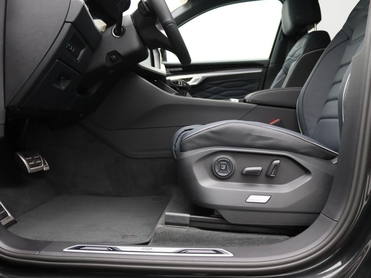 Volkswagen Touareg R-Line 3.0 V6TDI 4M/BlackStyle, IQ.Drive