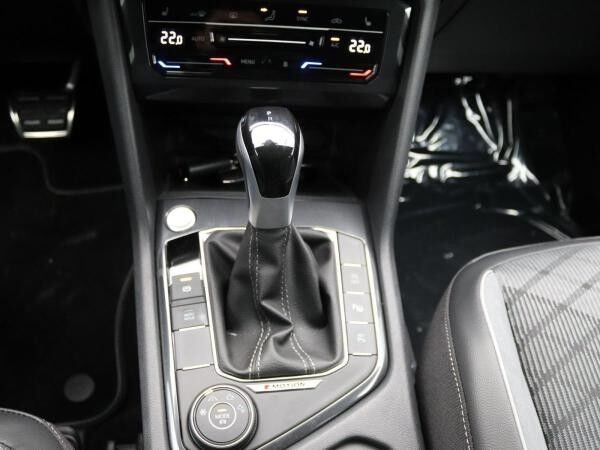 Volkswagen Tiguan Allspace R-Line 2.0TDI 4M DSG / Pano, AHK