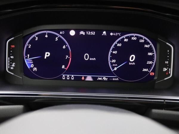 Volkswagen T-Roc R-Line 1.5 TSI DSG/ Matrix, ACC, RFK, Navi