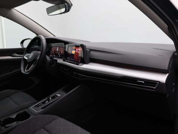 Volkswagen Golf Life 2.0 TDI DSG / Navi, App, LED, ACC, SHZ