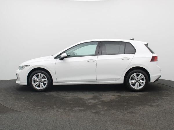 Volkswagen Golf VIII Life 1.5eTSI DSG / Navi, HuD, App, LED