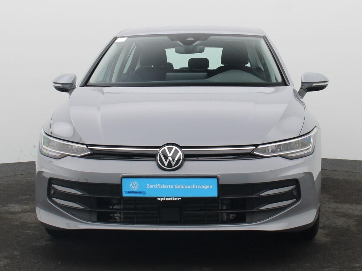 Volkswagen Golf VIII Life 1.5 eTSI DSG / App, ACC, LED, SHZ