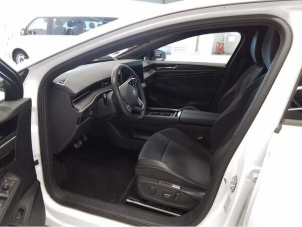Volkswagen ID.7 Pro / AR-HuD, Navi, Matrix, 360°, AHK, SHZ