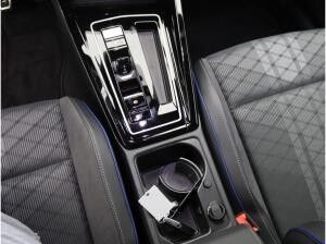 Volkswagen Golf R-Line 1.5 eTSI DSG / Pano, ACC, 360°Kamera