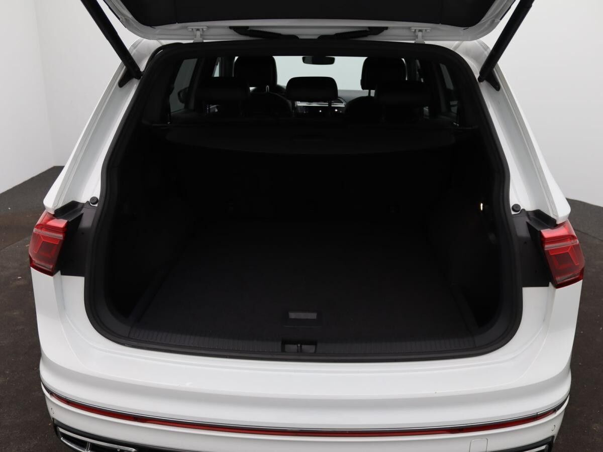 Volkswagen Tiguan Allspace R-Line 2.0TDI 4M DSG/ Pano, Navi