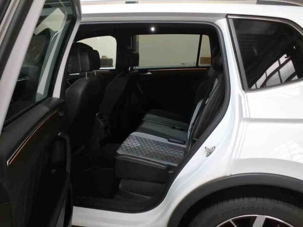 Volkswagen Tiguan Allspace R-Line 2.0TDI 4M DSG/ Pano, Navi