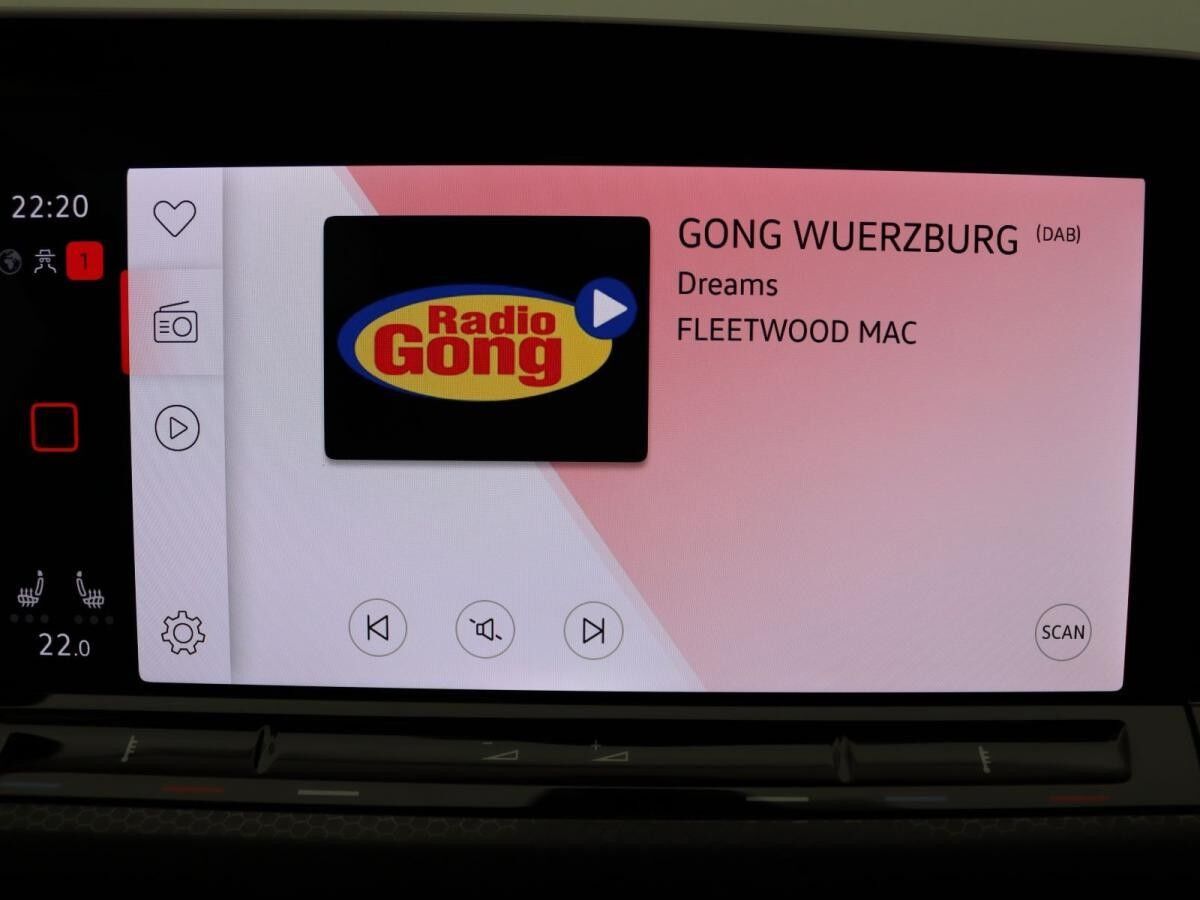 Volkswagen Golf GTI Clubsport VIII 2.0 TSI DSG / Navi, LED+