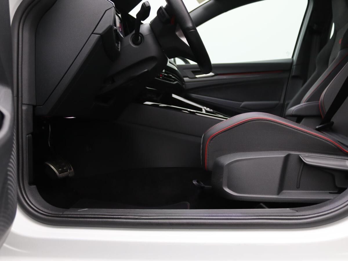 Volkswagen Golf GTI Clubsport VIII 2.0 TSI DSG / Navi, LED+