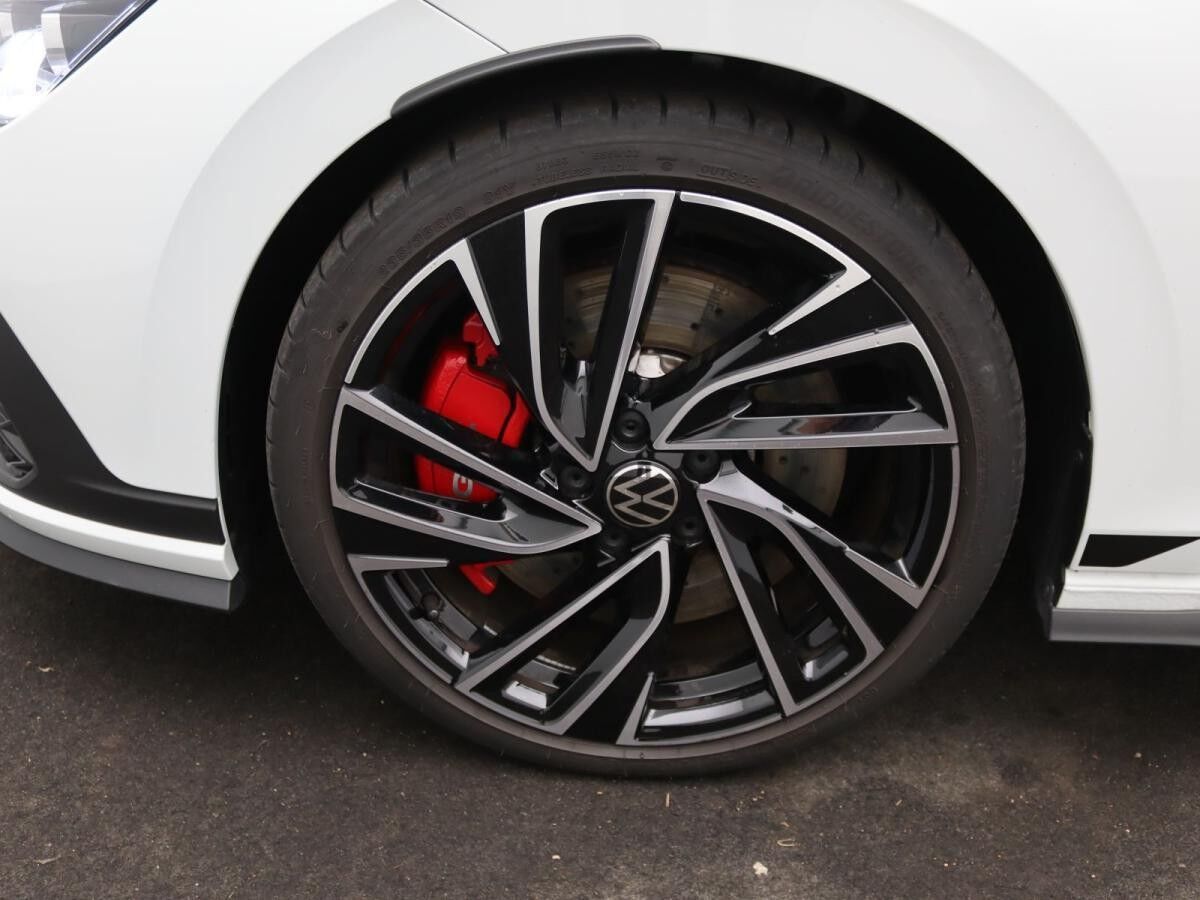 Volkswagen Golf GTI Clubsport VIII 2.0 TSI DSG / Navi, LED+