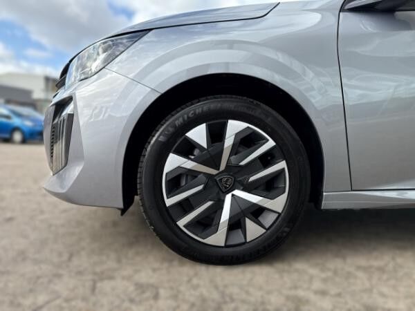 Peugeot 208 Style 1.2 PureTech 100 Fahrerprofil DAB SHZ Keyless Spurhalteass. Verkehrszeichenerk.