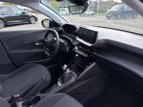Peugeot 208 Style 1.2 PureTech 100 Fahrerprofil DAB SHZ Keyless Spurhalteass. Verkehrszeichenerk.