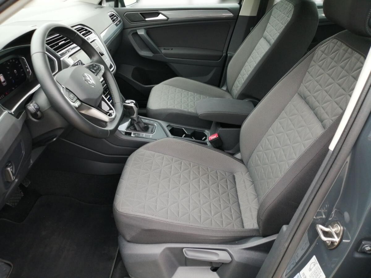 Volkswagen Tiguan Life 2.0TDI DSG Navi LED AHK ViritualCock