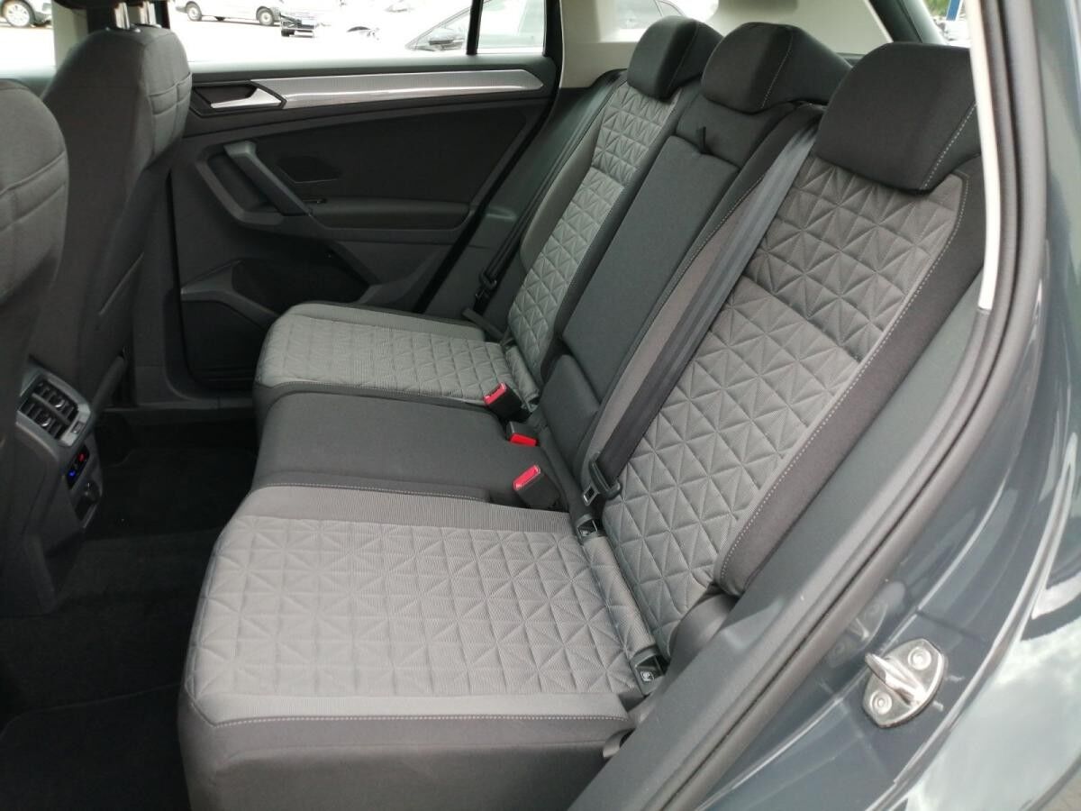 Volkswagen Tiguan Life 2.0TDI DSG Navi LED AHK ViritualCock