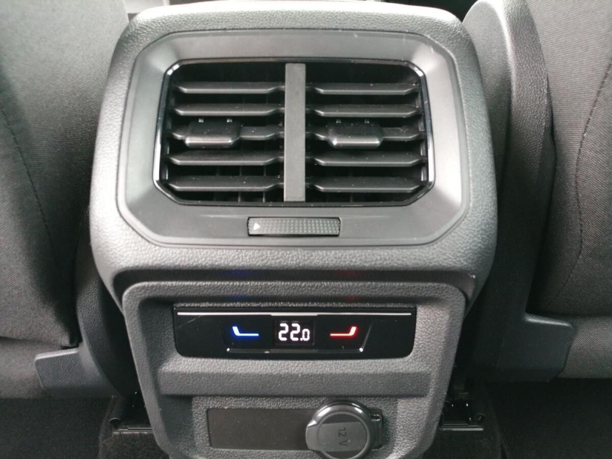 Volkswagen Tiguan Life 2.0TDI DSG Navi LED AHK ViritualCock