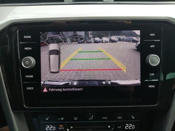 Volkswagen Passat Variant Business 2.0 TDI DSG / Navi, LED