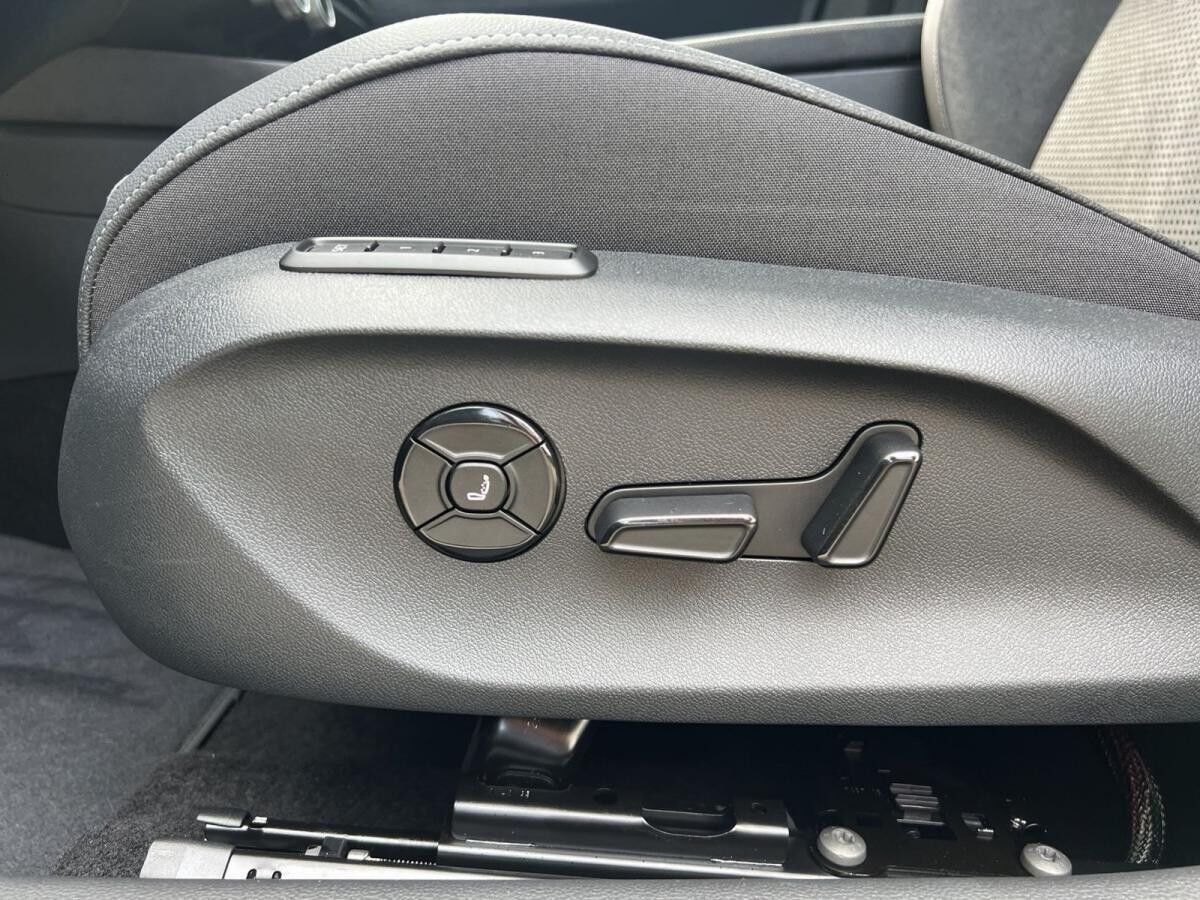 Skoda Superb Combi Sportline 1.5 TSI DSG iV PANO AHK