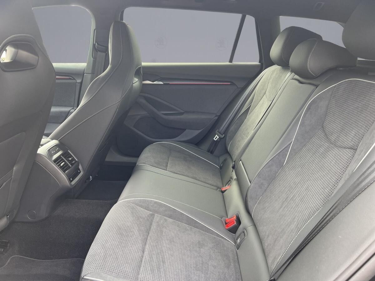 Skoda Superb Combi Sportline 1.5 TSI DSG iV PANO AHK