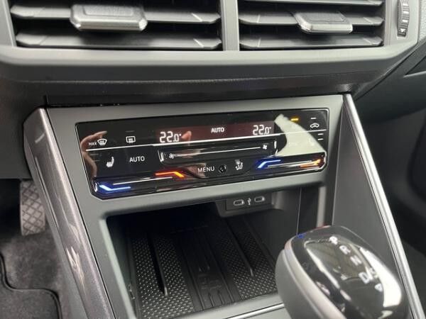 Volkswagen Polo 1.0 TSI DSG Style MATRIX+SHZ+GJR+NAVI+APP++