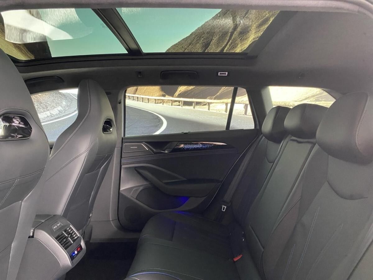 Volkswagen Passat Variant 2.0 TSI DSG 4M R-Line