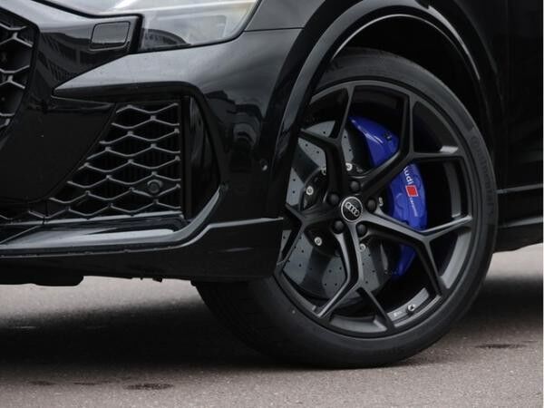 Audi RS Q8 SUV performance