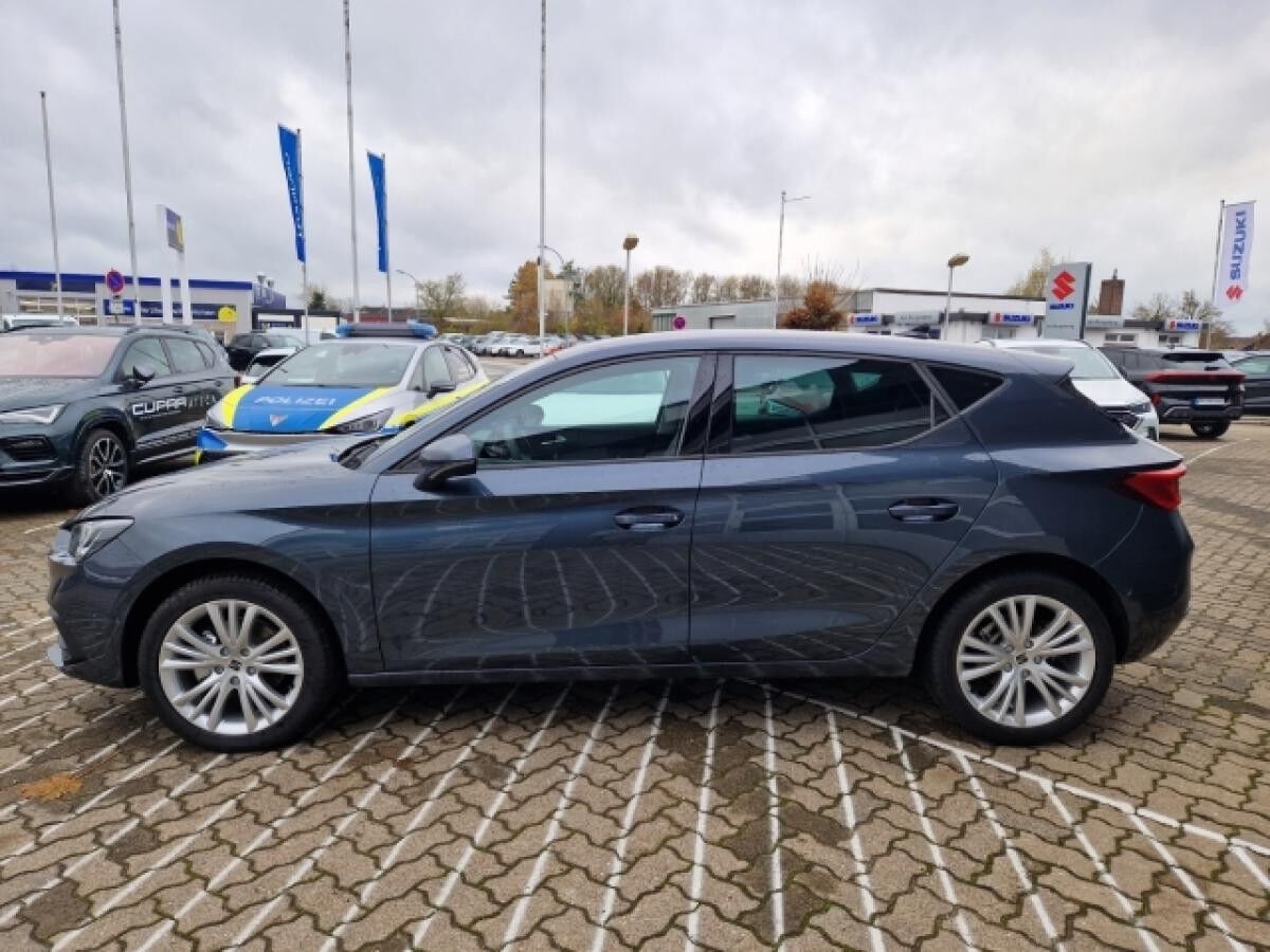 Seat Leon 1.5 eTSI DSG Style Edition Navi LED Klimaautom DAB SHZ Spurhalteass. Rückfahrkam.