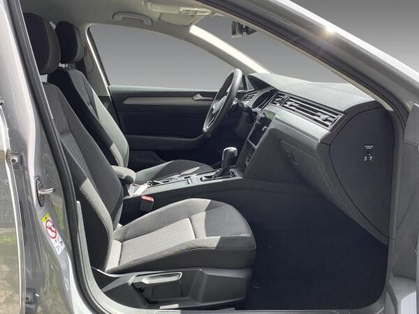 Volkswagen Passat Variant 1.5 TSI DSG Navi LED ACC CarPlay