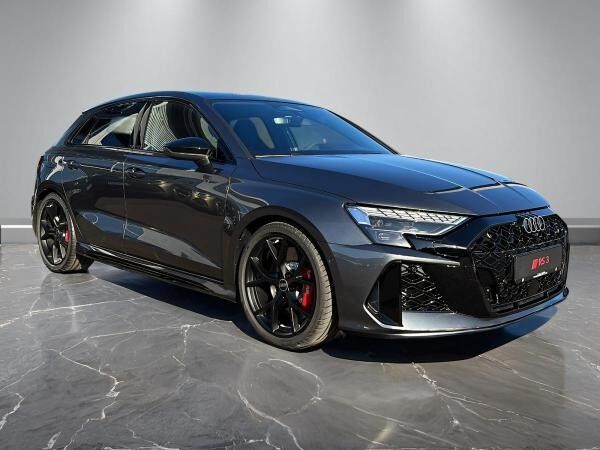 Audi RS3 Sportback + RS SCHALENSITZE + SPORTABGASANLAGE + KAMERA + MATRIX + 280 km/h