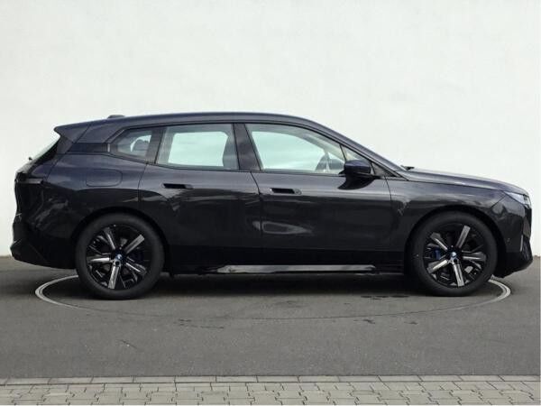 BMW ix xDrive50 SPORTPAKET+KAMERA+LC PROF+MULTISITZ+LM21