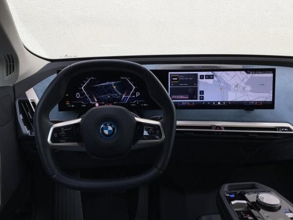 BMW ix xDrive50 SPORTPAKET+KAMERA+LC PROF+MULTISITZ+LM21
