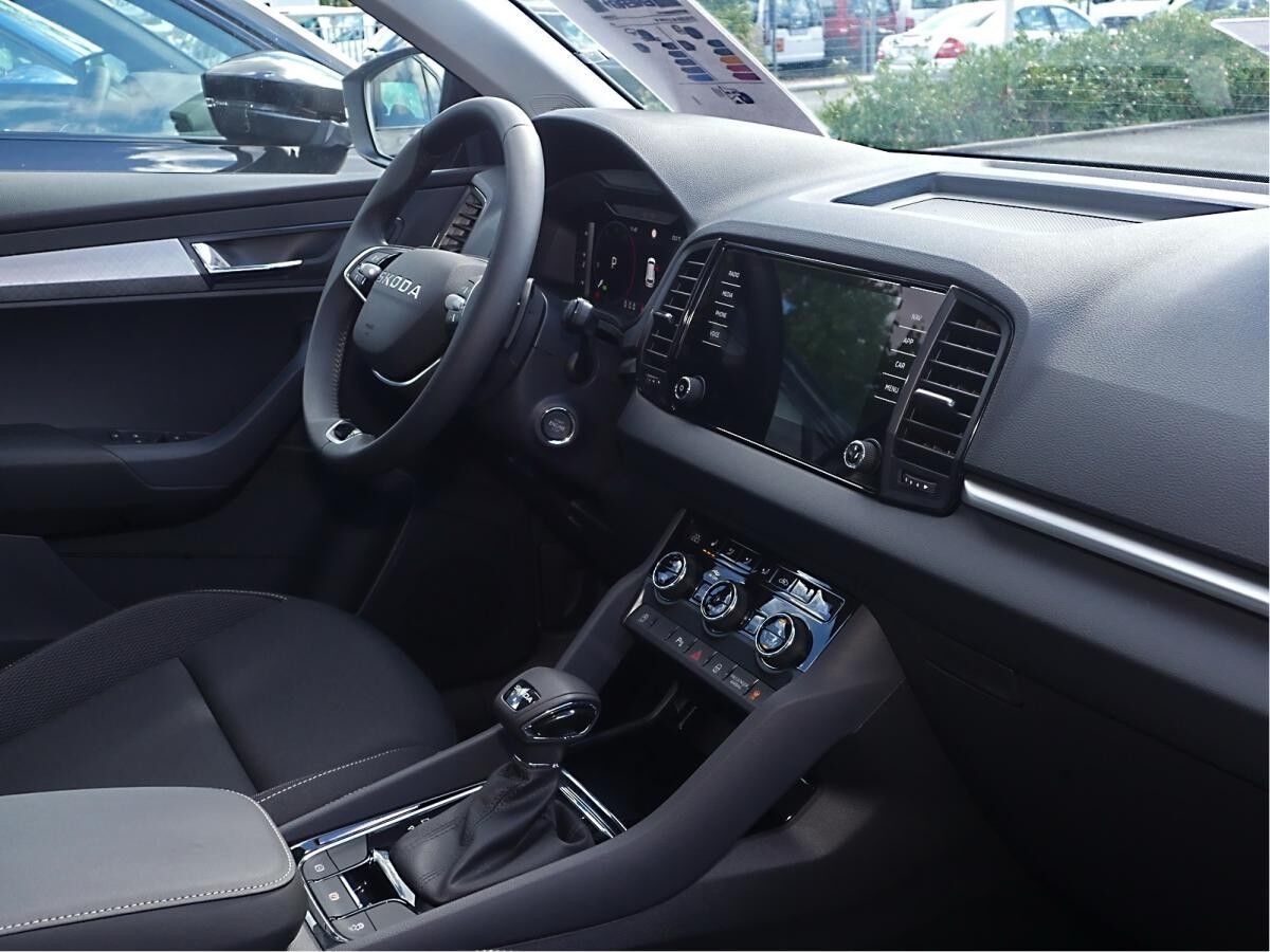 Skoda Karoq Selection 2,0l TDI *RFK SHZ AHK LED*