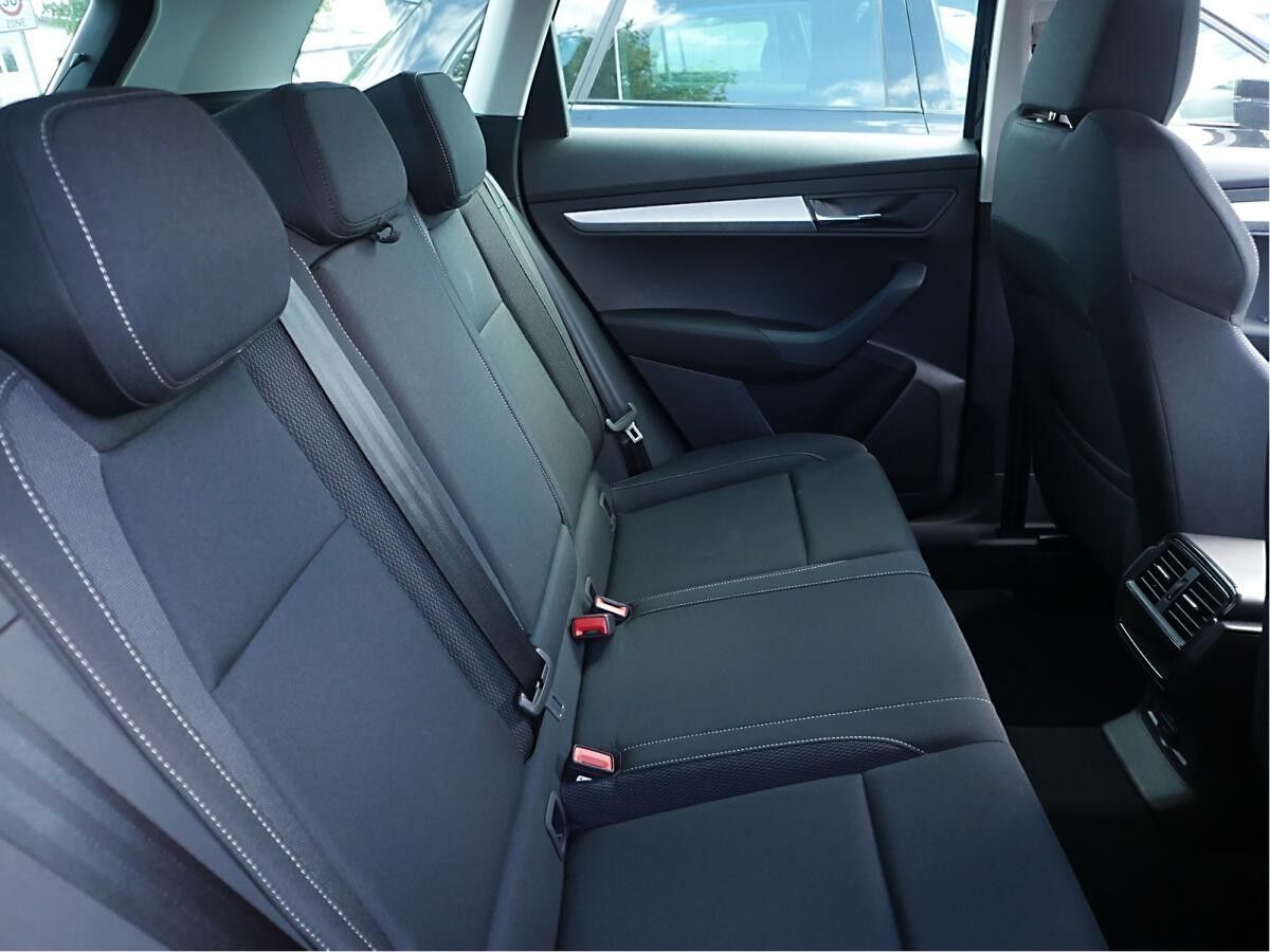 Skoda Karoq Selection 2,0l TDI *RFK SHZ AHK LED*