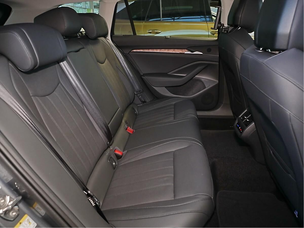 Skoda Superb L&K 1,5 TSI mHEV * RFK KLIMA AHK MATRIX C