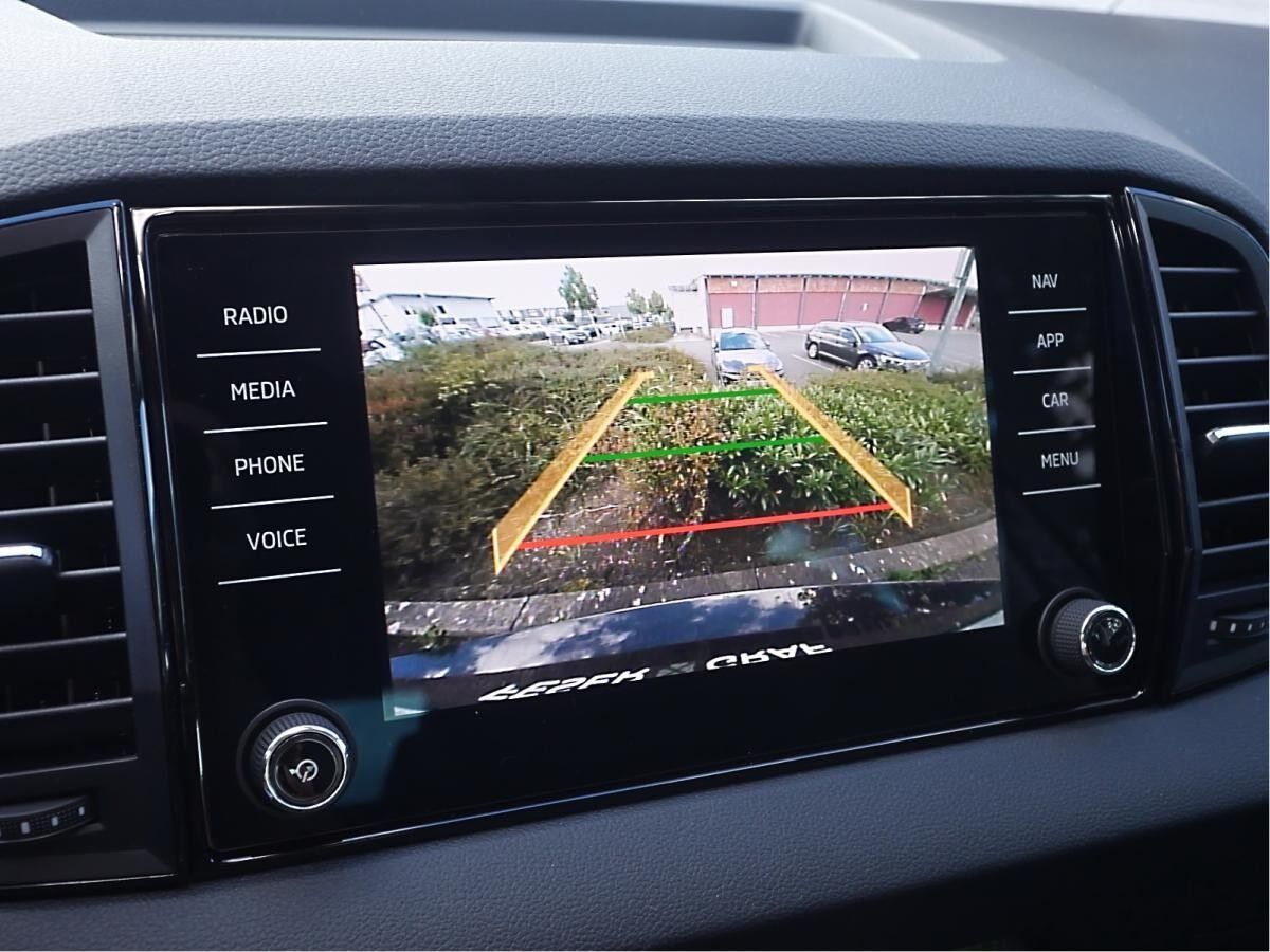 Skoda Karoq Selection 2,0l TDI *RFK SHZ AHK LED*