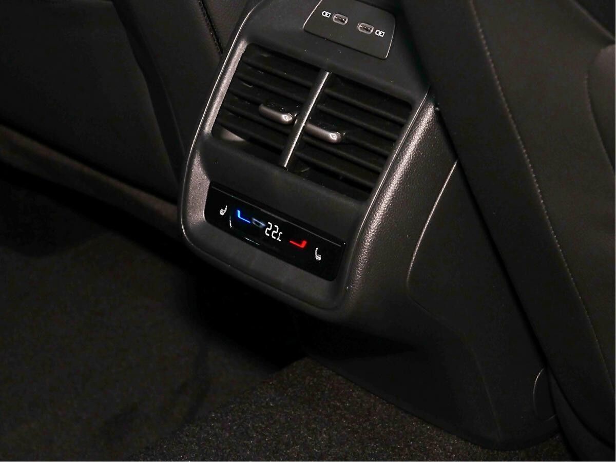 Skoda Superb L&K 1,5 TSI mHEV * RFK KLIMA AHK MATRIX C