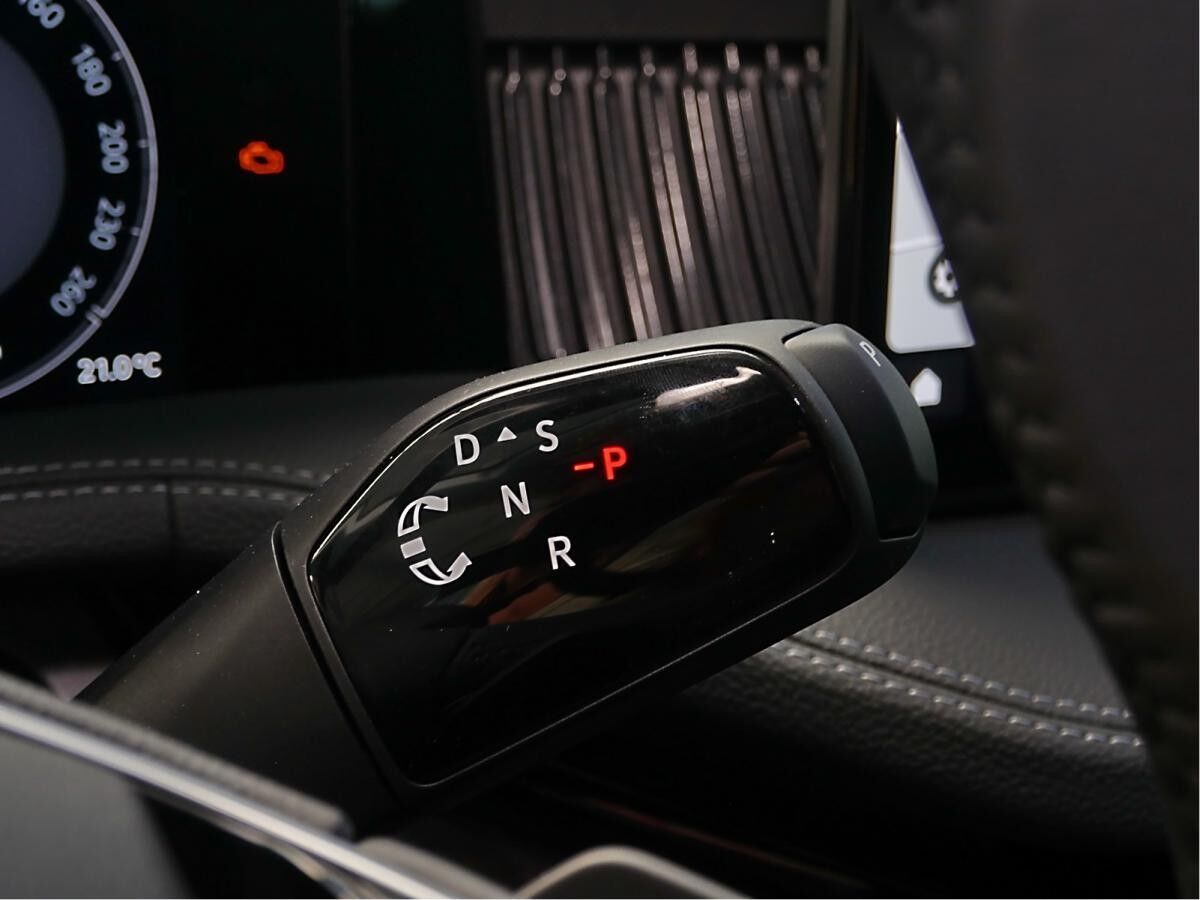 Skoda Superb L&K 1,5 TSI mHEV * RFK KLIMA AHK MATRIX C