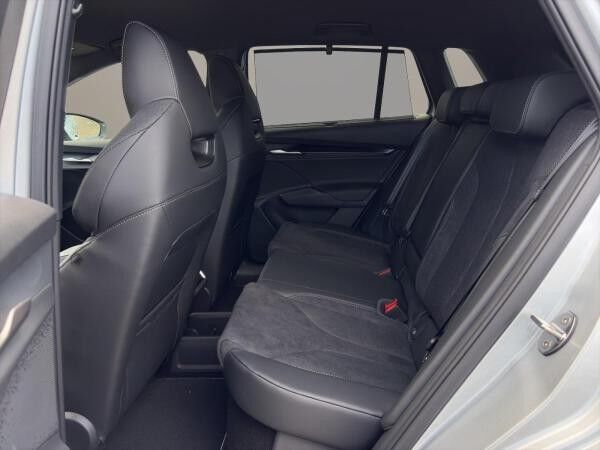 Skoda Elroq SOFORT VERFÜGBAR! Sportline AHK Kamera Navi eHeck 360 eSitz