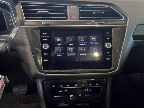 Volkswagen Tiguan 2.0 TDI Elegance DSG LM18 Navi Sitzhzg