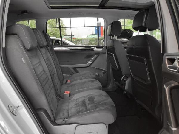 Volkswagen Touran 1.5 TSI Highline AHK CarPlay Pano Massage