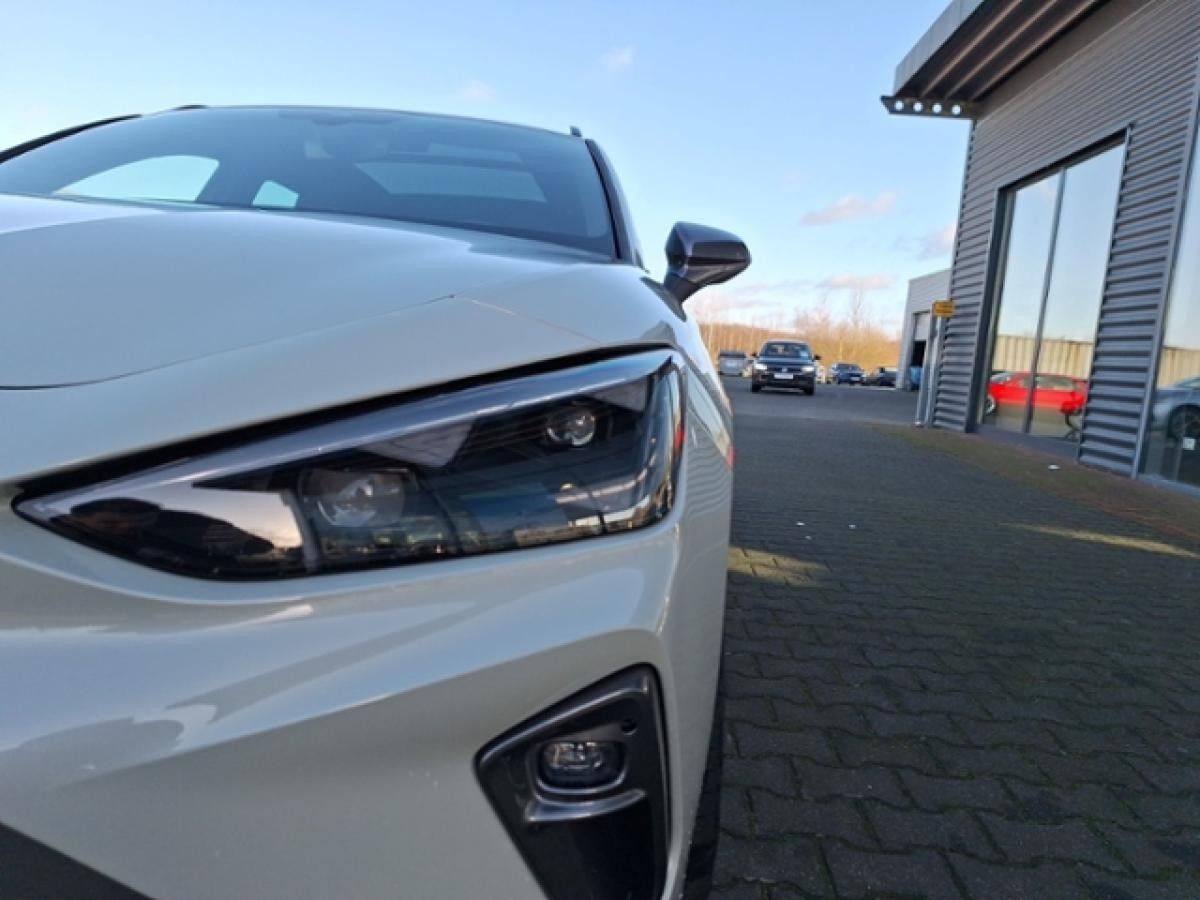 Cupra Leon SP VZ 2.0TSI 245kW (333 PS) *DSG*4Drive*AHK*Pano*Travel-Ass.*Matrix*Sennheiser*Gewerbekunden*
