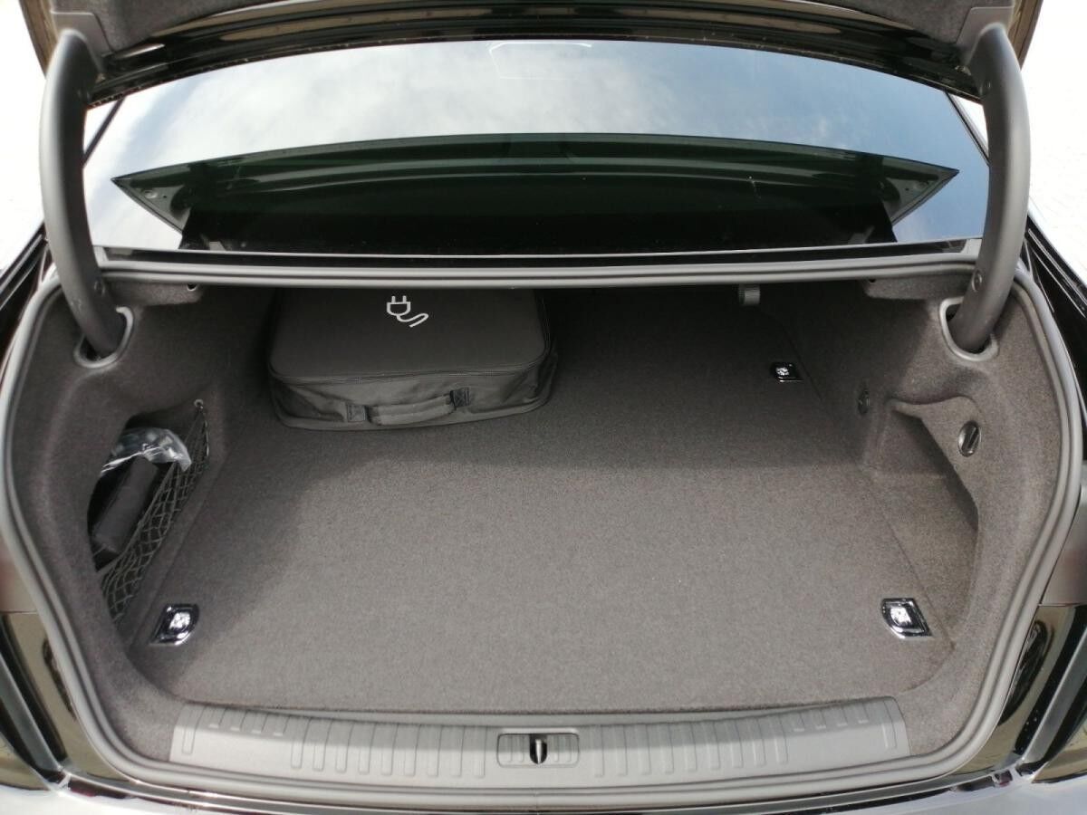 Audi A6 Limousine S-Line 50TFSIe S-tronic / Navi, LED