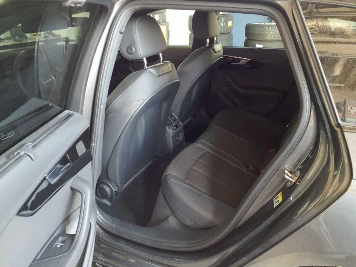 Audi A4 Avant S-Line competiton 40 TFSI quattro / B&O