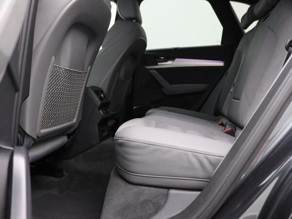 Audi Q5 S-Line 40 TDI quattro S-tronic / Matrix, AHK