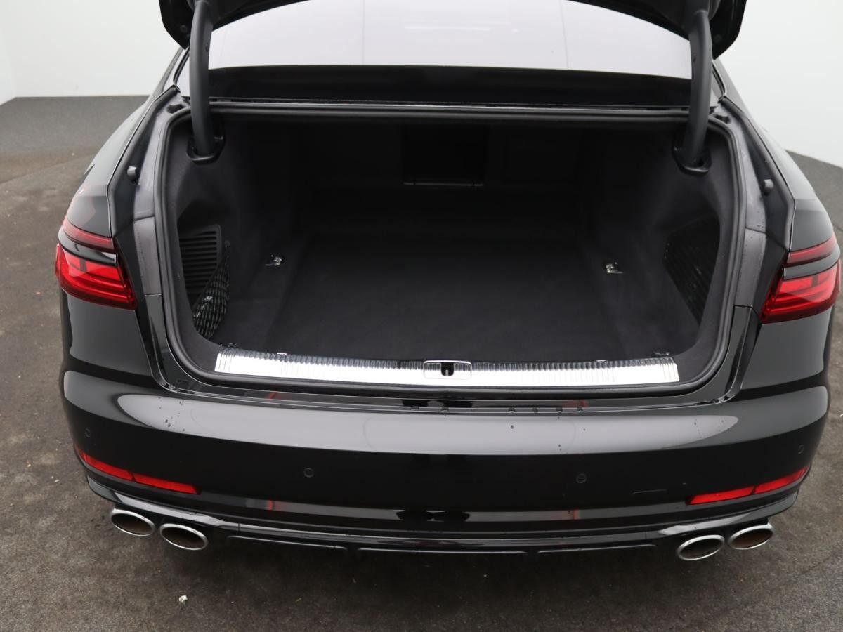 Audi S8 TFSI quattro / Pano, Standh, AHK, B&O, OLED